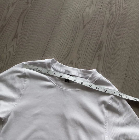 Vuori Pose Fitted Tee White M - Picture 9 of 14